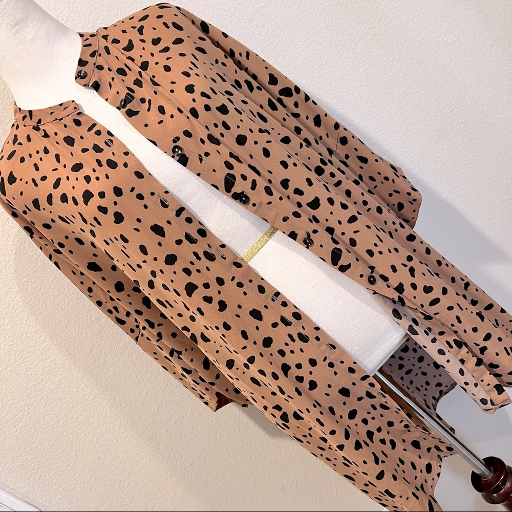 Forever 21 Oversized Kimono Cheetah Button Blouse 🖤